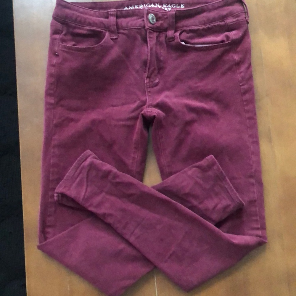 Maroon American eagle stretchy Jean.